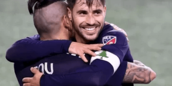 alt Carles Gil renueva su contrato como jugador designado de New England Revolution hasta 2026